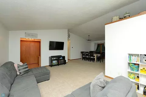 404 Ash Dr, Mooreton, ND 58061 photo 9