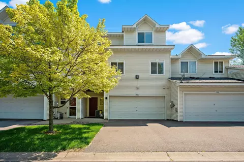 9012 Sawgrass Gln, Maple Grove, MN 55311