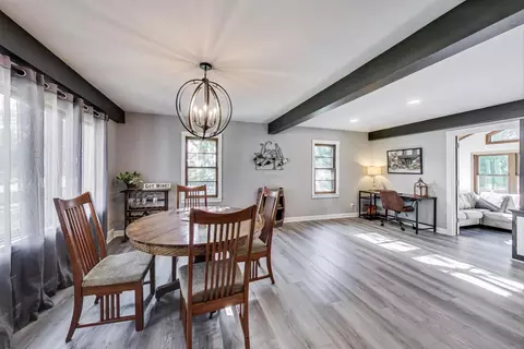222 Chan Vw, Chanhassen, MN 55317