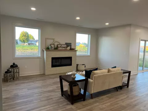 290 7th Ave SE, Plainview, MN 55964 photo 6