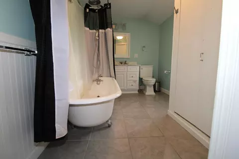 Bath - 414 Juniper St, Brainerd, MN 56401 photo 1 of 1