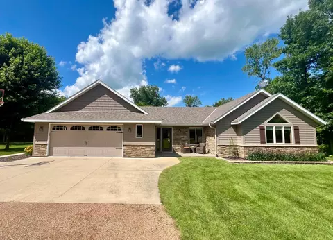 4738 Castle Cir, Lester Prairie, MN 55354