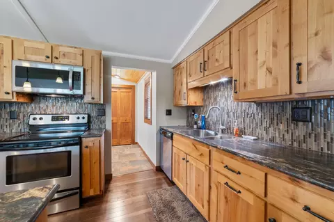 Kitchen - 3661 Riley Rd, Duluth, MN 55803 photo 3 of 4