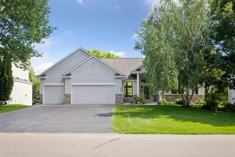 2823 White Eagle Dr, Woodbury, MN 55129