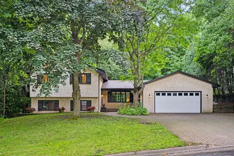 801 Valley Dr SE, Saint Michael, MN 55376