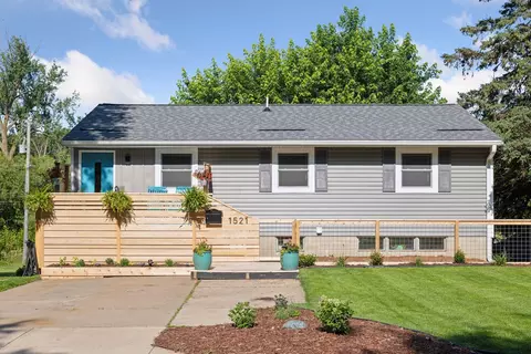 1521 Gettysburg Ave N, Golden Valley, MN 55427