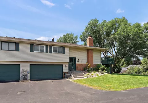 1022 E 145th St, Burnsville, MN 55337