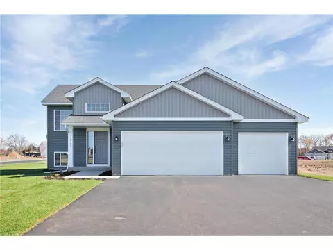 37569 Greenwich Ct, North Branch, MN 55056
