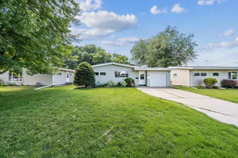 1073 Allen Ave, West Saint Paul, MN 55118