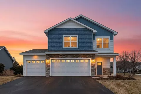 2924 Lavender Pkwy, Faribault, MN 55021