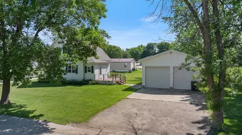 307 W Garfield St, Hendricks, MN 56136 photo 6