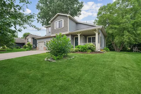 3170 Meadow Brook Dr, Woodbury, MN 55125