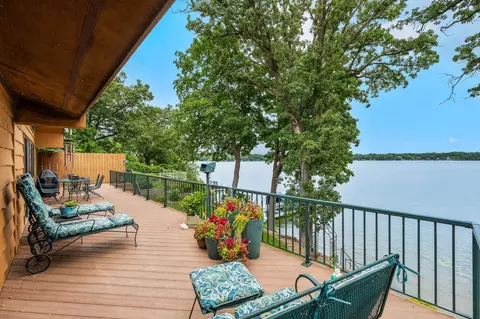 1848 Shorewood Ln, Mound, MN 55364