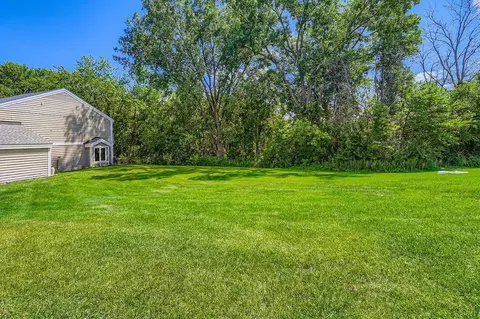 Exterior - 3040 Shields Dr #102, Eagan, MN 55121 photo 3 of 5