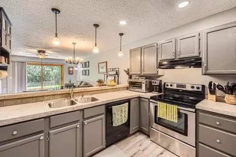 Kitchen - 3040 Shields Dr #102, Eagan, MN 55121 photo 2 of 3