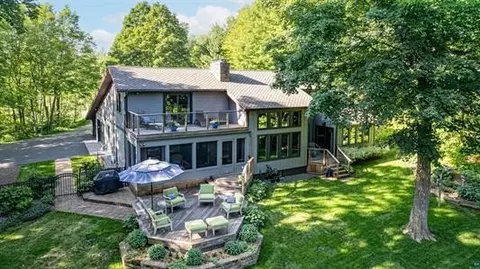 2220 Norton Rd, Duluth, MN 55803