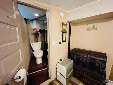 Bath - 2603 5th Ave E, Hibbing, MN 55746 photo 5 of 6