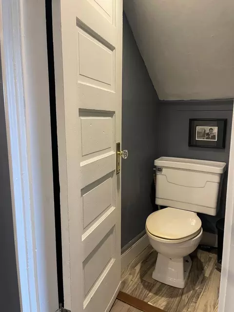 Bath - 2603 5th Ave E, Hibbing, MN 55746 photo 4 of 6