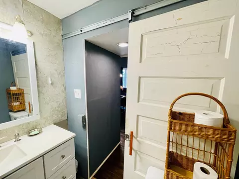Bath - 2603 5th Ave E, Hibbing, MN 55746 photo 1 of 6