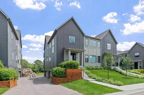4825 Linden Cove Ln, Savage, MN 55378