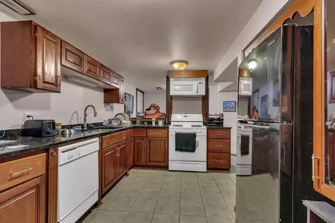 Kitchen - 2007 8th St N, Saint Cloud, MN 56303 photo 3 of 4