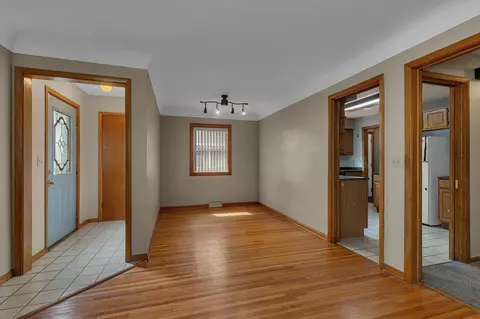 Entry Way - 2007 8th St N, Saint Cloud, MN 56303 photo 1 of 2