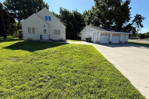 406 Carleton Ave, Morgan, MN 56266 photo 2
