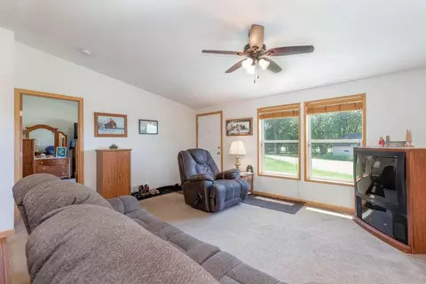 39205 436th St, Saint Peter, MN 56082 photo 5