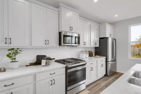 Kitchen - 23276 Willow Dr, Rogers, MN 55374 photo 5 of 5