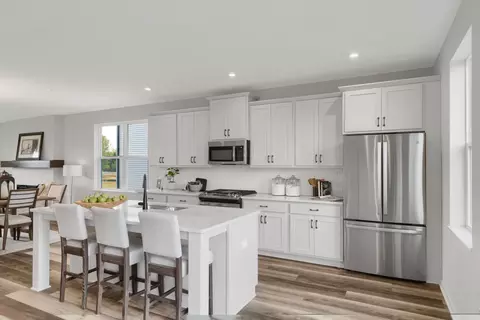 Kitchen - 23276 Willow Dr, Rogers, MN 55374 photo 4 of 5