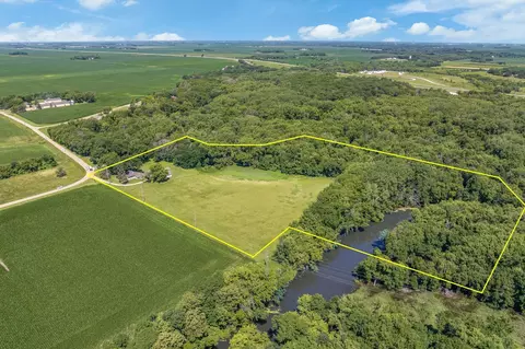 37799 115th St, Blue Earth, MN 56013