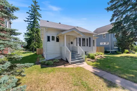 2410 E 8th St, Duluth, MN 55812