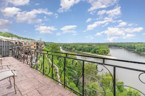 1111 Sibley Memorial Hwy #4D, Lilydale, MN 55118