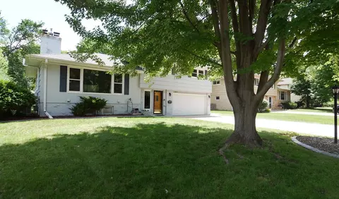 6521 Wilryan Ave, Edina, MN 55439