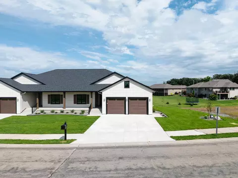2330 9th St W, Albert Lea, MN 56007