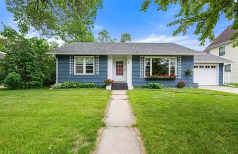 718 NW 1st Ave, Grand Rapids, MN 55744