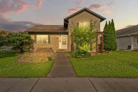 2112 York St, Saint Peter, MN 56082