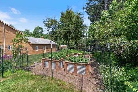 Exterior - 430 Hartley Pl, Duluth, MN 55803 photo 7 of 10