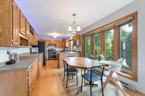 Kitchen - 430 Hartley Pl, Duluth, MN 55803 photo 2 of 2