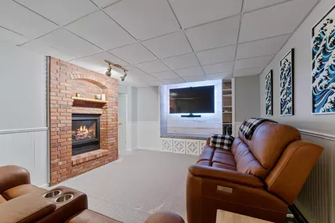 Living - 430 Hartley Pl, Duluth, MN 55803 photo 3 of 4