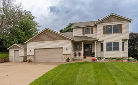 414 9th St NW, Byron, MN 55920