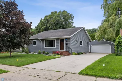 1419 13th St S, Moorhead, MN 56560