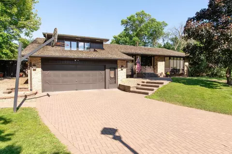 6700 Rosemary Ln, Edina, MN 55439