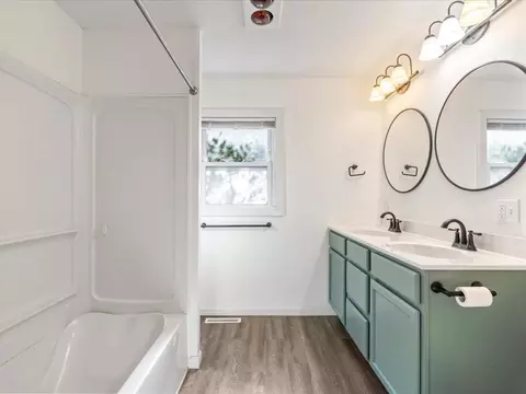 Bath - 1020 Quince St, Brainerd, MN 56401 photo 1 of 1