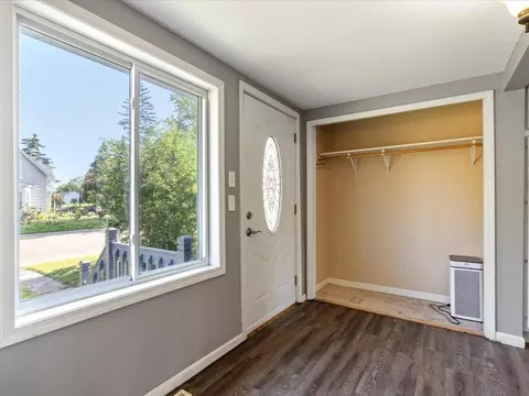 Entry Way - 1020 Quince St, Brainerd, MN 56401 photo 2 of 2