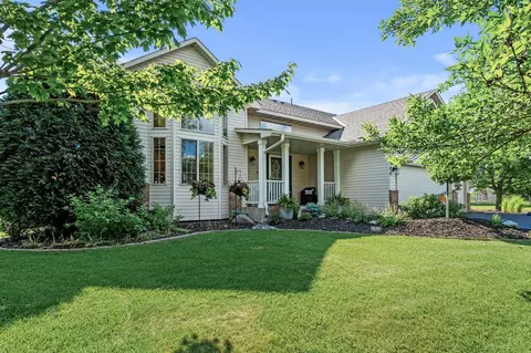 13708 Bluewing Dr, Rogers, MN 55374