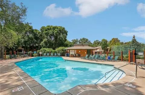 3720 Independence Ave S #52, Saint Louis Park, MN 55426
