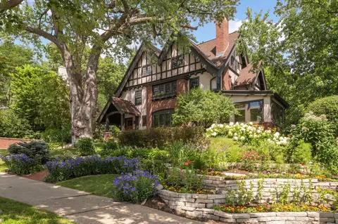 2109 James Ave S, Minneapolis, MN 55405