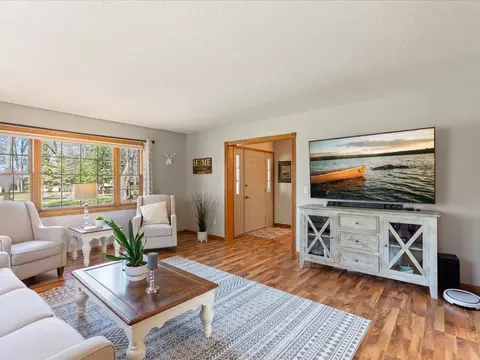 Living - 14898 Lynndale Ln, Baxter, MN 56425 photo 3 of 4