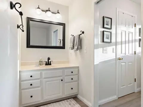 Bath - 14898 Lynndale Ln, Baxter, MN 56425 photo 1 of 3